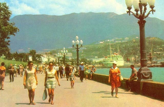фото из интрнта. такие фотки у каждого есть - "Ялта, лето, моря, Я."