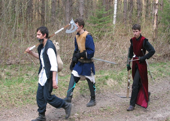 Этих людей в странном одеянии мы часто встречали в лесу у озера