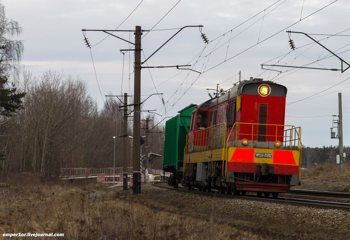 Тепловоз ЧМЭ3-2095 с вагоном.