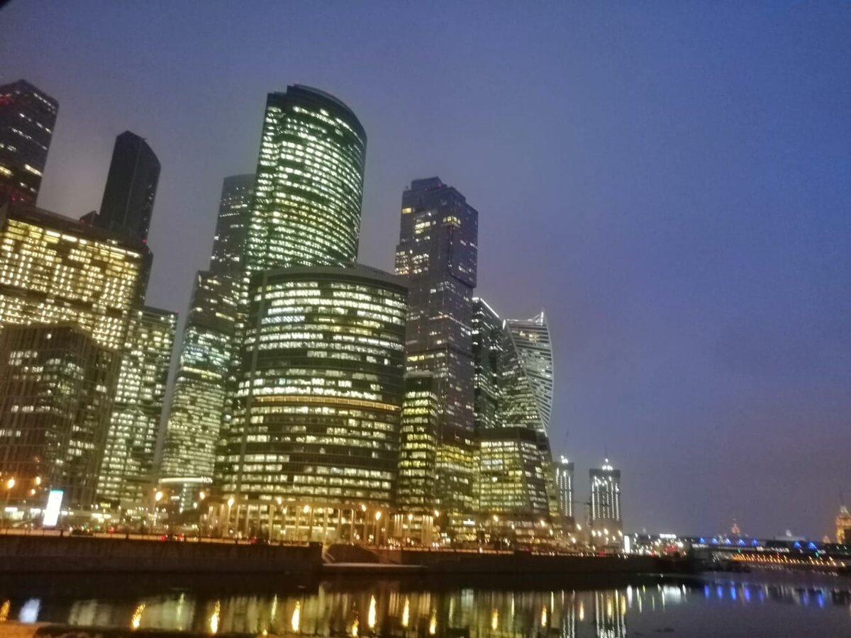 Москва Сити-повышенная концентрация миллионеров на метр квадратный)