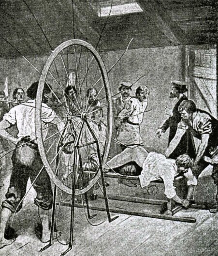 порка девочек ремнём Боевики сняли видео наказание молодой девушки, которая ...