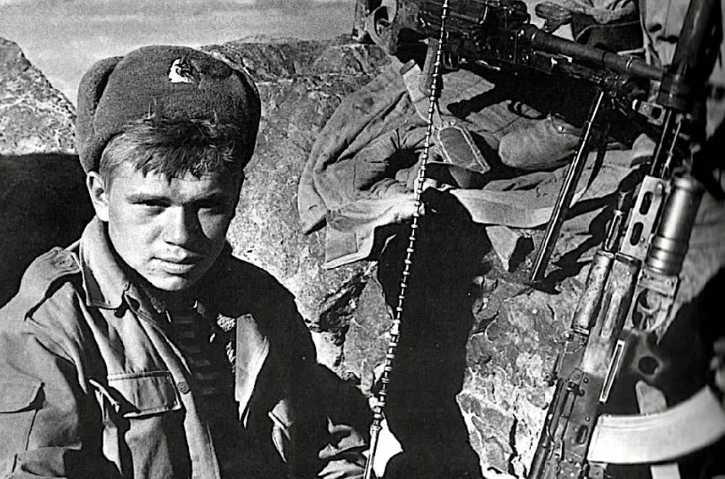 Советские солдаты в Афганистане. Фото из архива ветерана