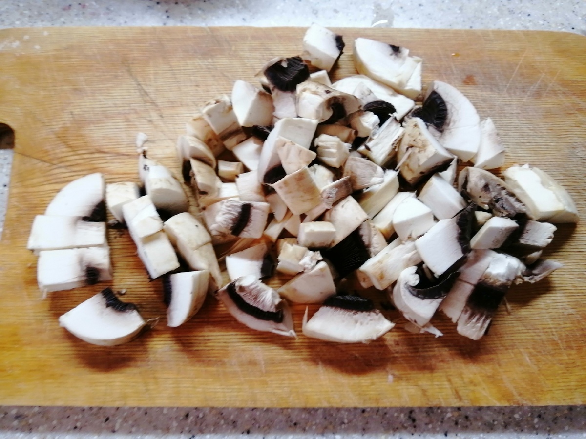 Добавим пару шампиньонов