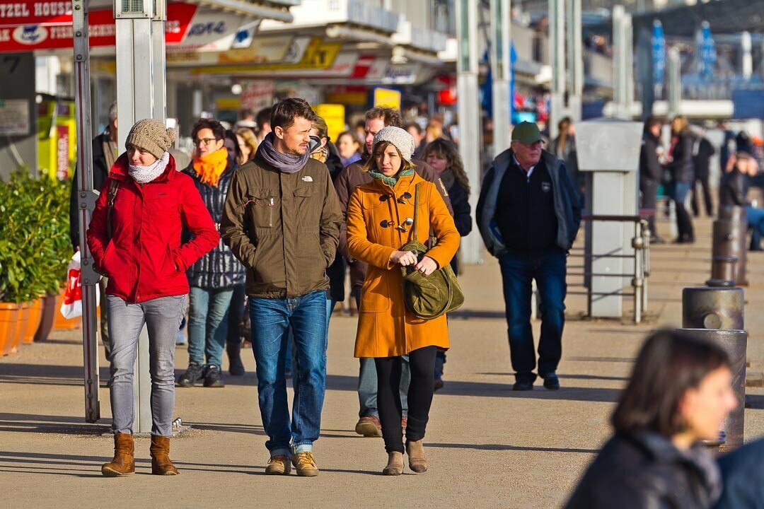 Современное общество. Фото из интернета.