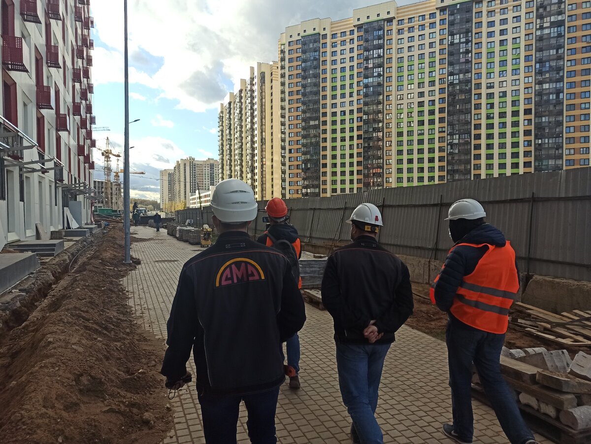 Формат экскурсий и диалога между сторонами демонстрирует серьезность намерений застройщика выполнить свои договорные обязательства, прозрачность его деятельности и желание находить оптимальные решения возникающих трудностей.