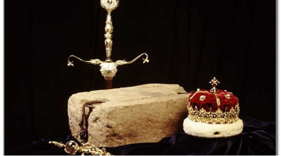 Коронационный камень английских королей. Источник http://x-material.ru/news/skunskij-kamen