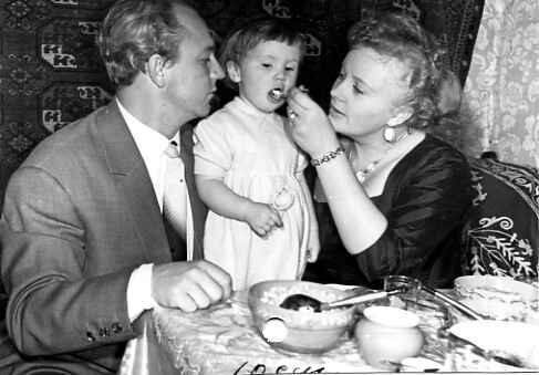 Алла ларионова биография личная жизнь фото 33 счастливых года Николая Рыбникова с Аллой Ларионовой, которая его не любила О