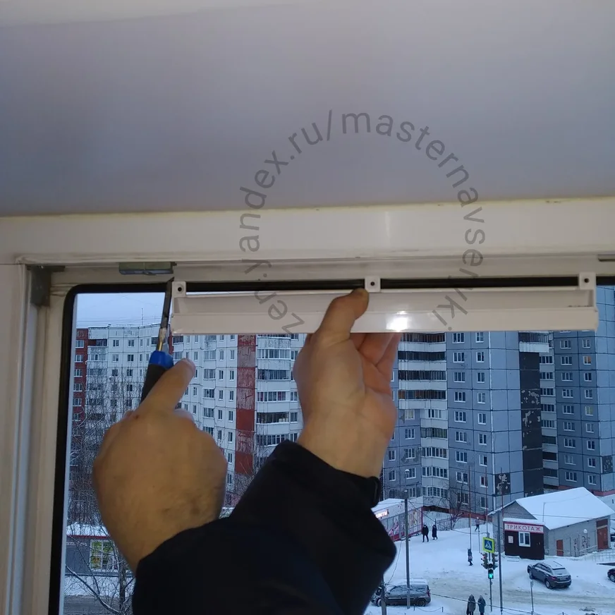 Надоел постоянно образующийся конденсат на кухонном окне зимой. Показываю, как легко решить эту проблемы.2