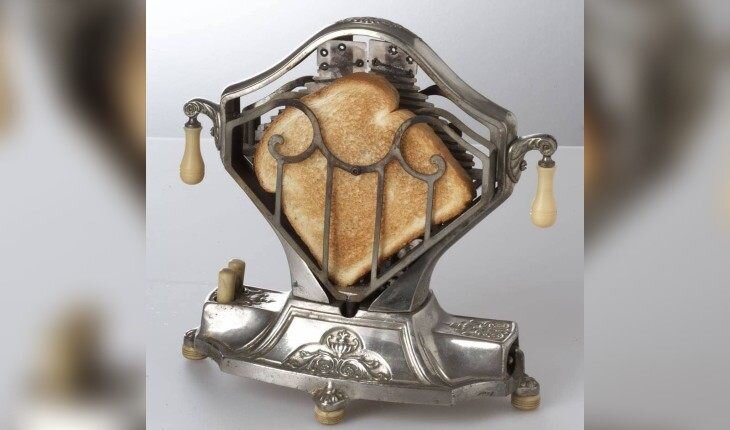 Это первый электрический тостер