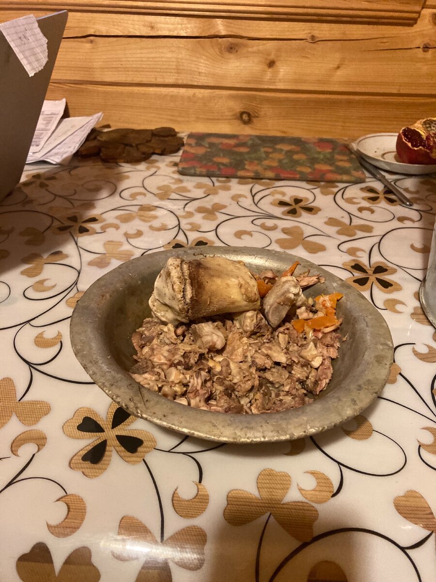 Угощение от соседей