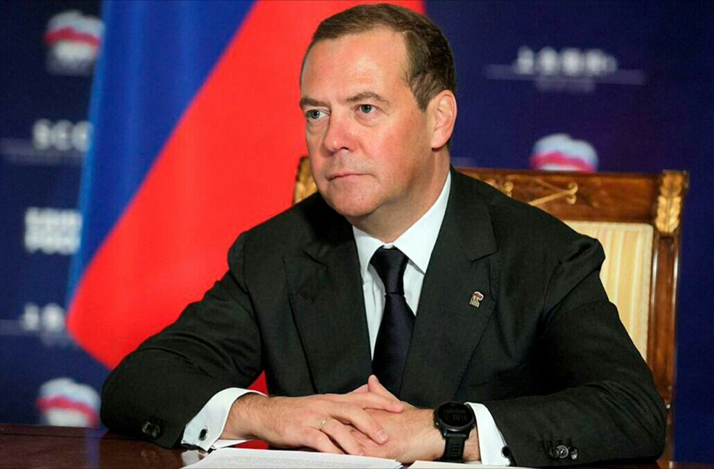 Медведев.