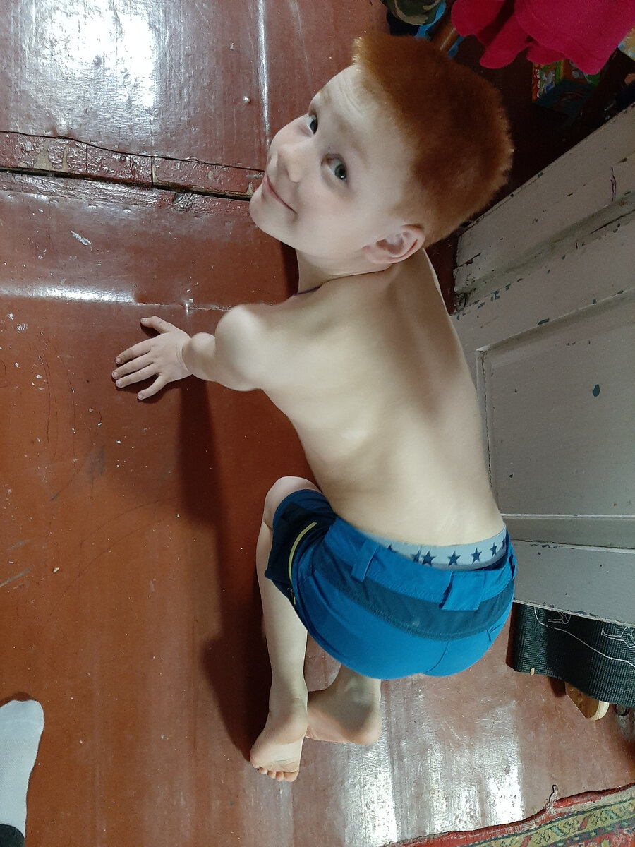 Вот так Сережа "ходил" в туалет в понедельник.