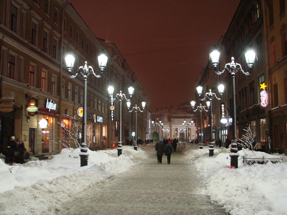 Центр города зимой. Малая Садовая Санкт-Петербург зимой. Ночной Санкт-Петербург зима улица. Зимние улицы Питера. Улица зима.