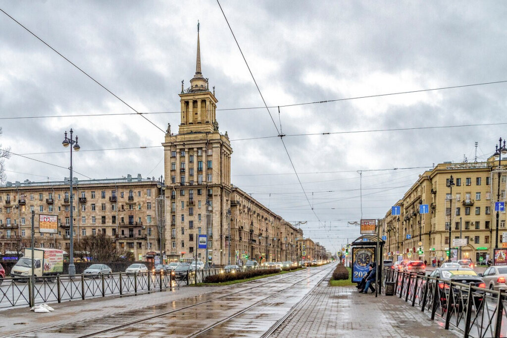 «Высотка» на Московском проспекте