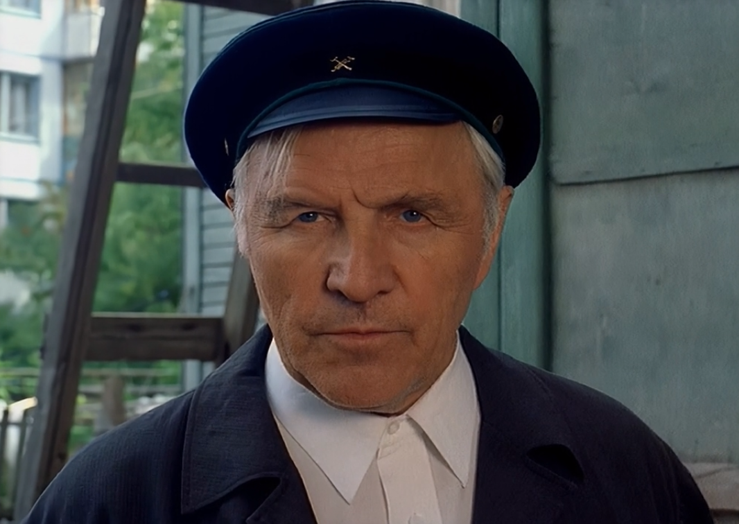 Скриншот кадра из кинофильма "Ворошиловский стрелок" (1999). Режиссер Станислав Говорухин, сценаристы Александр Бородянский, Станислав Говорухин, Юрий Поляков