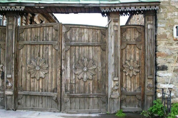 Орнамент на воротах. Фото из открытого источника