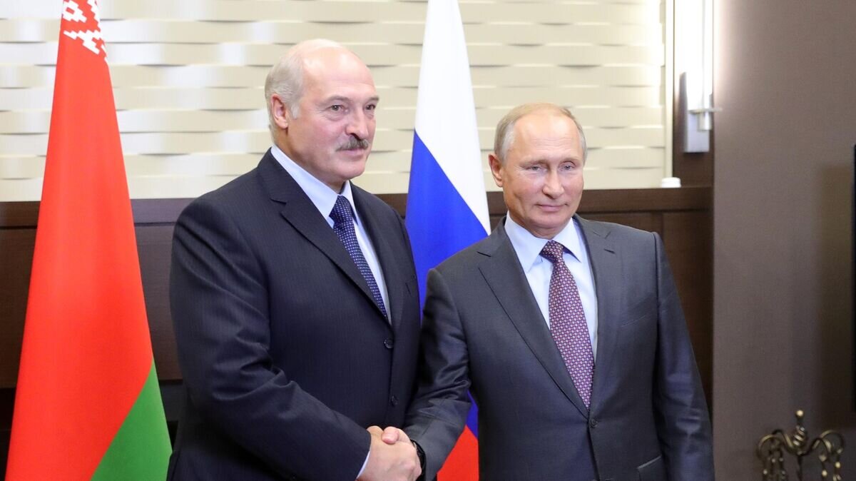    Президент РФ Владимир Путин и президент Белоруссии Александр Лукашенко во время встречи© РИА Новости / Михаил Климентьев