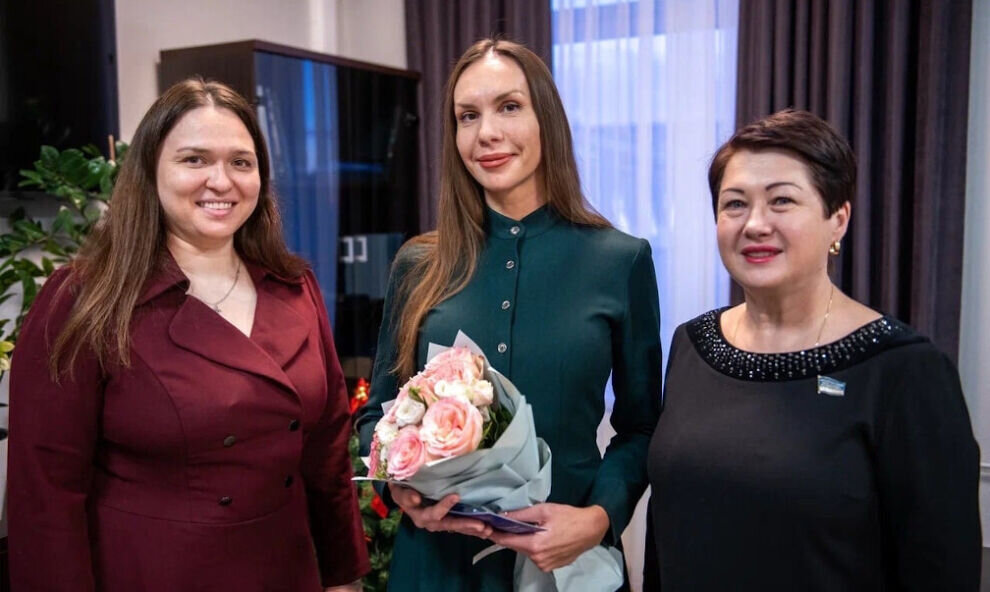    В ЯНАО концертмейстера Юлию Веревкину наградили знаком «Посол культуры»