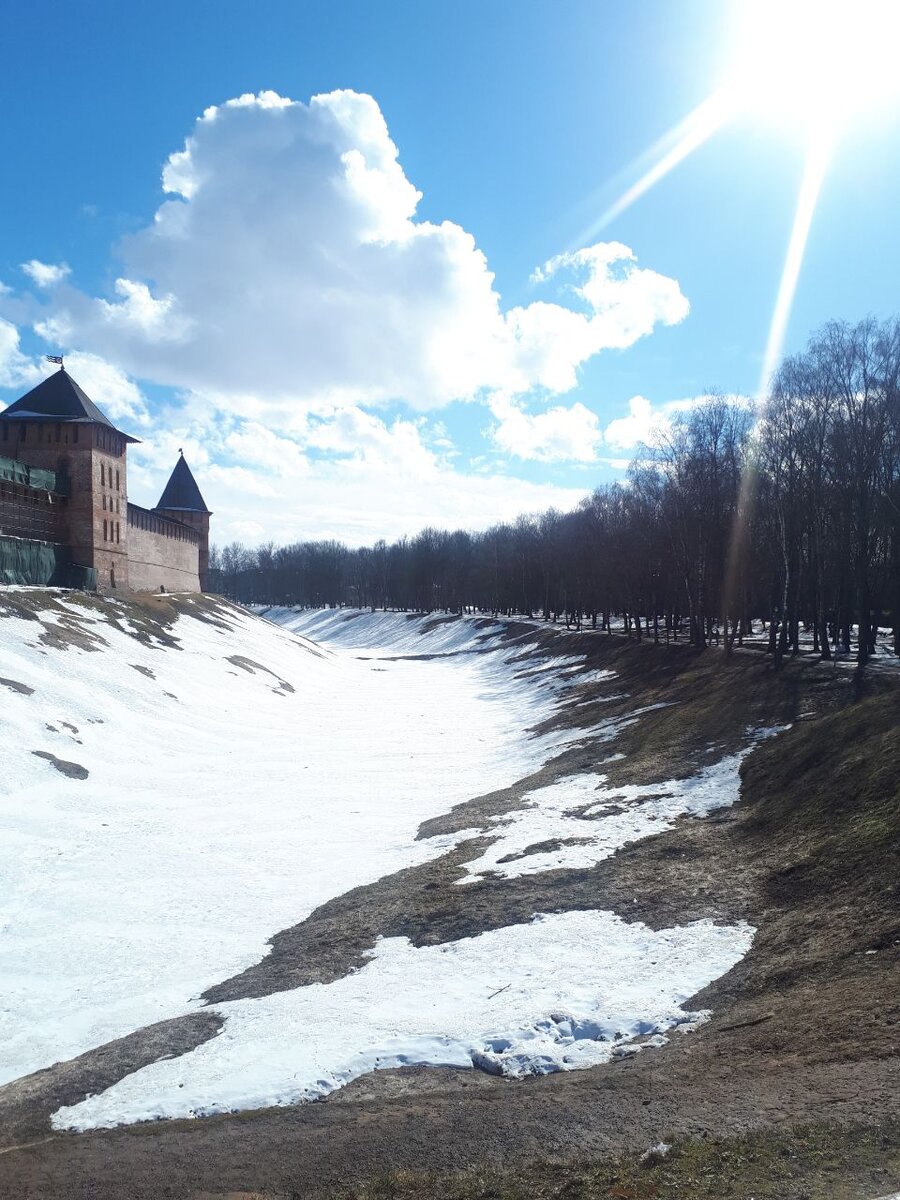 Поэтому делали остановку в Великом Новгороде. 