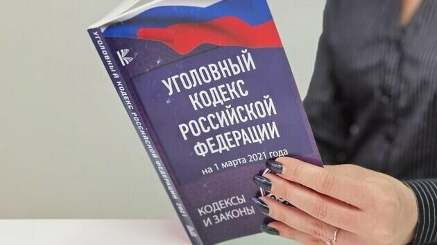     Владельцы кафе, расположенного на Народном проспекте во Владивостоке, придя на работу, обнаружили, что из помещения украли новые кондиционеры. Сотрудники полиции задержали воров по горячим следам.