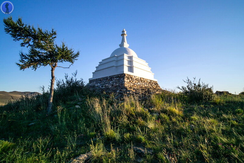 В прошедшем году мы закрыли очередной гештальт на озере Байкал и посетили остров Огой, где расположена буддийская святыня, известная как Ступа Просветления.