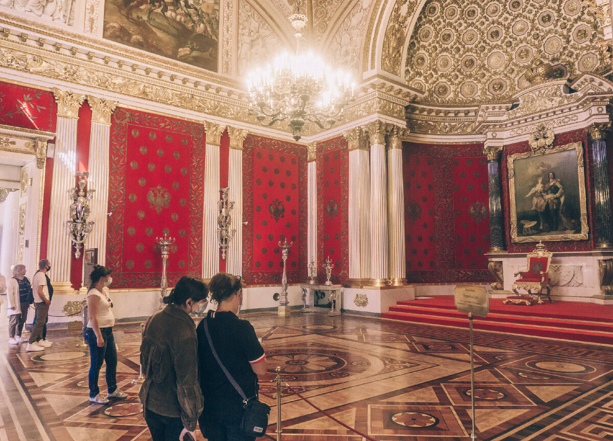 Для вопросов теста я взяла картины с лицензией "Общественное достояние" из Википедии и фотографии из семейного архива