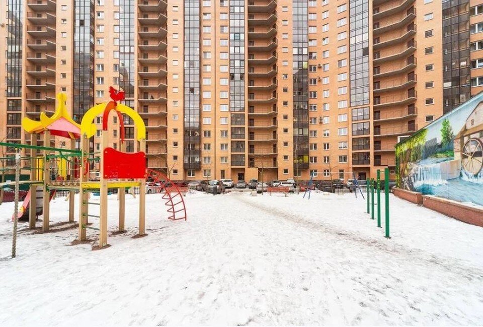     В самом большом доме Европы все же сменилась власть. Фото: администрация правительства ЛО.