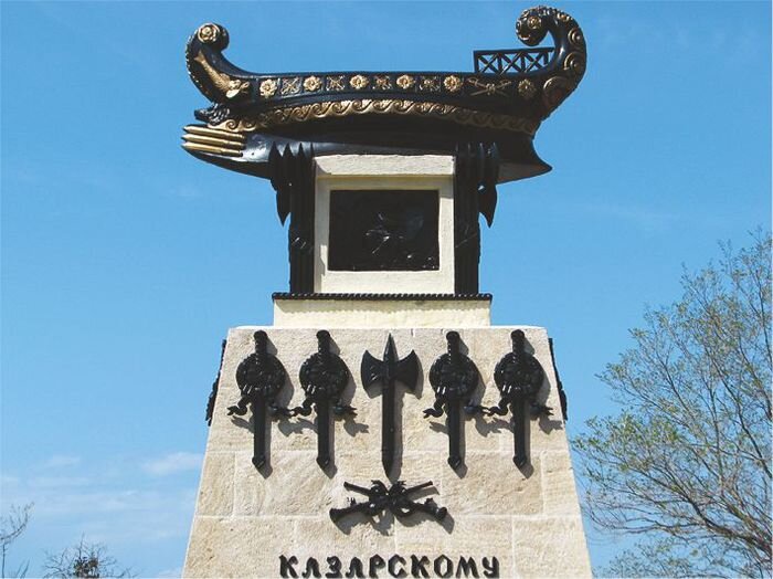 Памятник Казарскому на Матросском бульваре