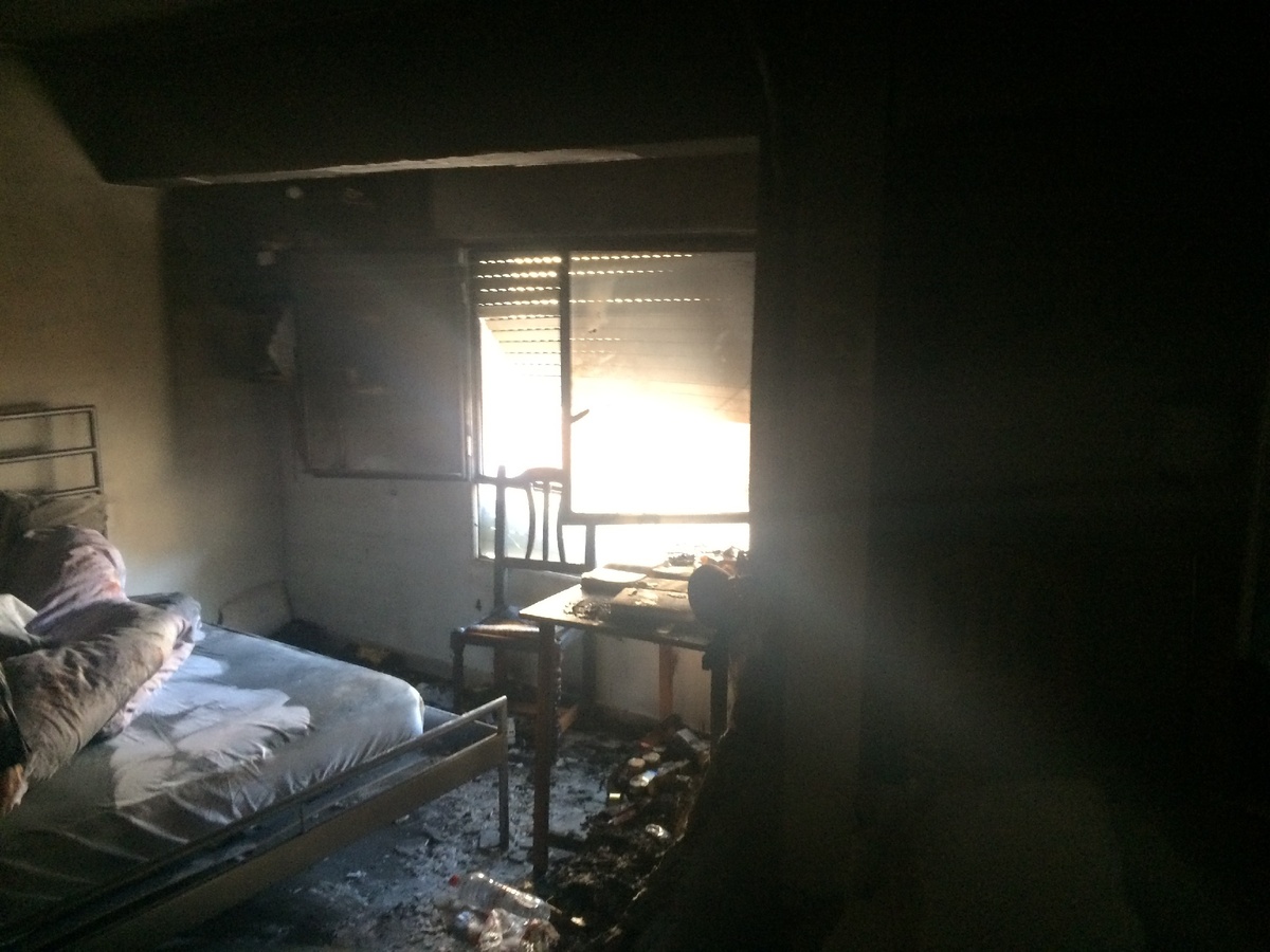 Между комнатами от теплового удара упала стена