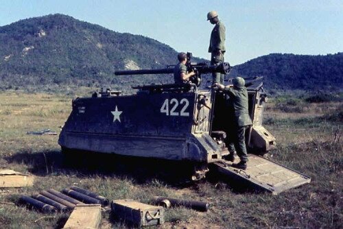 Американский БТР M113 с безоткатным 106-мм орудием M40