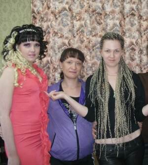 
Плетение зизи косичек
Моем голову, сушим.