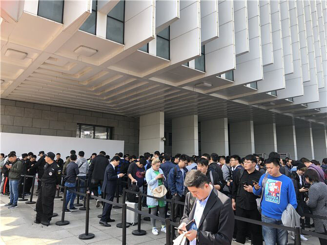 Сегодня в Шанхае прошла  пресс-конференция Xiaomi, посвещенная  Mi MIX 2S.  Предлагаю Вам, дорогие читатели, ознакомиться с презентацией нового устройства.