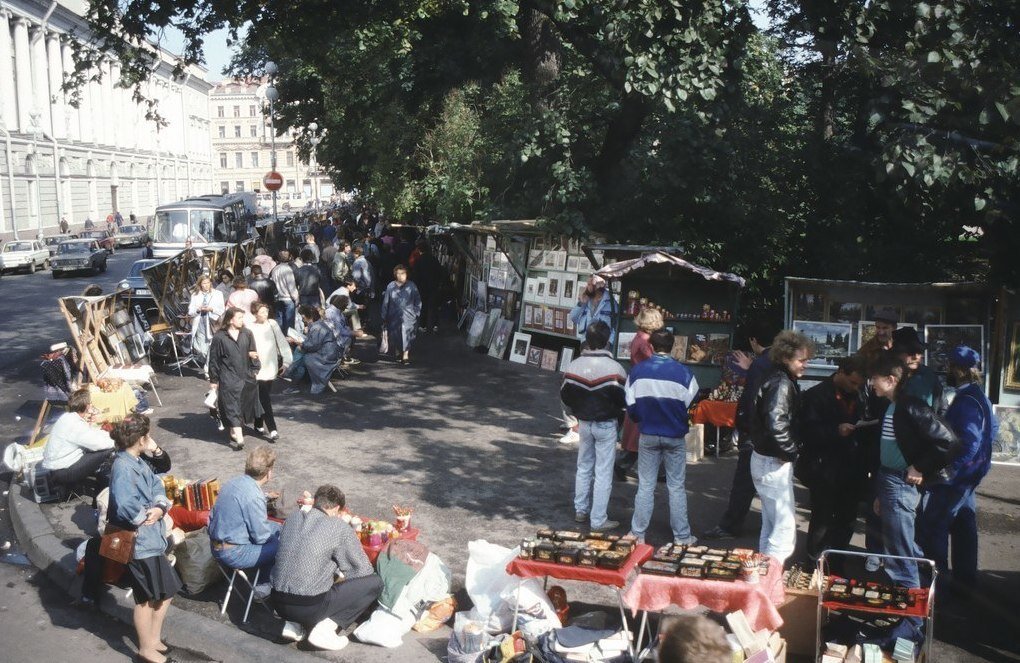 Площадь Островского. 1990 г