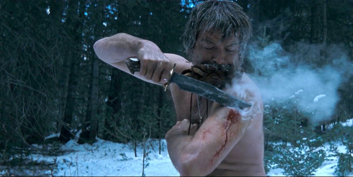 Бывший агент 007 с дымком и хрустящей корочкой - в каком ещё кино увидишь такое? 