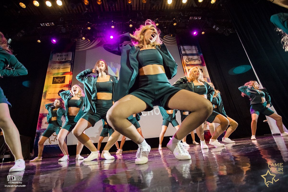 Современный танцевальный батл. Dance is me батл. С какого фильма устроили батл танцев.