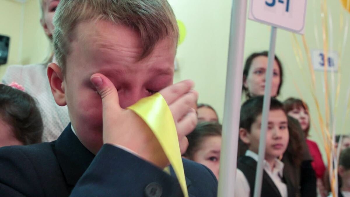 Как правило, травлю можно заметить по косвенным признакам: нежелании идти в школу, плохом настроении, низкой самооценке. Фото: svoboda.nom.si