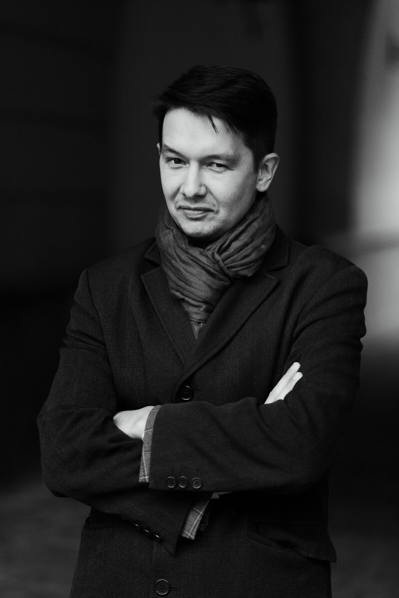 Автор канала - тренер по отношениям Алексей Скурихин