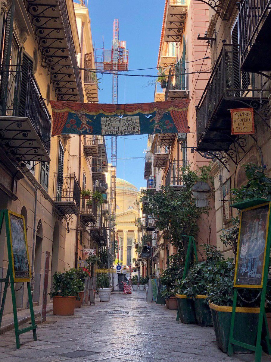 Уверена все знают, что Карнавал можно увидеть только в Венеции или может в Рио. 