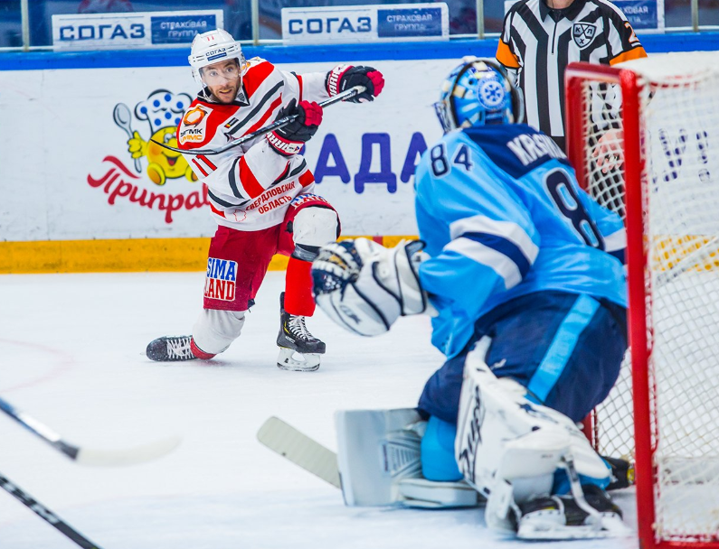Логинов александр хк нефтехимик. Сибирь лишена 4 очков. Хк сибирь официальный сайт. Логинов хоккеист сибири. Сибирь нефтехимик.