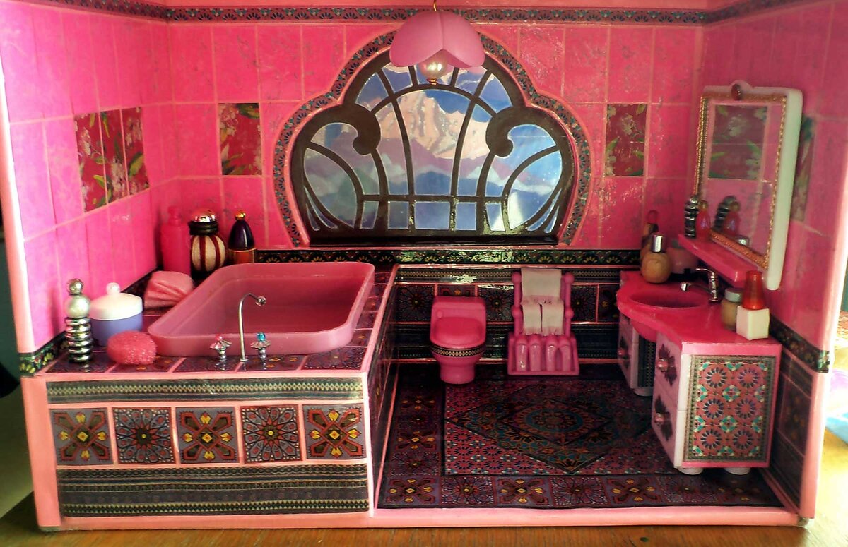розовая кукольная ванная