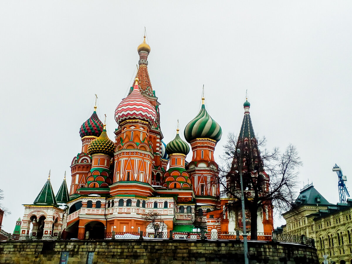 Храм василия блаженного сегодня. Храм Василия Блаженного Москва. Собор Василия Блаженного 1552. Москва Василий Блаженный. Храм Василия Блаженного Москва на белом фоне.