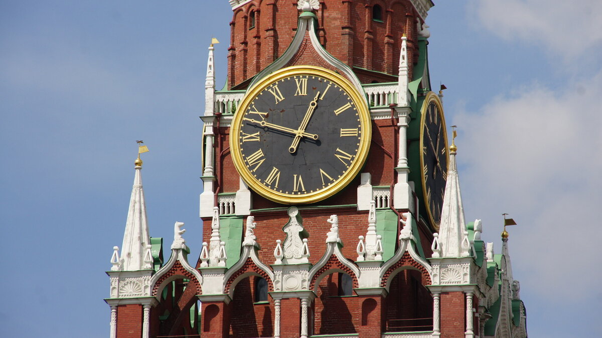 Часы на спасской башне установлены. Спасская башня Кремля. Спасская башня башни Московского Кремля. Часы Спасская башня Московского Кремля. Часы Спасской башни Московского Кремля.