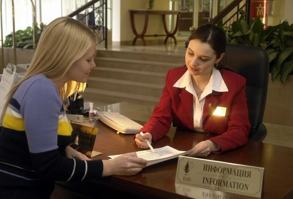 Сотрудница отеля. Фото из открытого источника в интернете