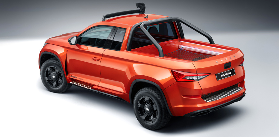 Длина концепта равна 4999 мм (+302 мм к исходнику), ширина — 2005 (+123 мм), а высота — 1710 мм (+34 мм). Колёсная база — 2788 мм (-3 мм). Клиренс был увеличен на 100 мм (до 290), а колея подросла на три сантиметра. 
В движение концепт приводится бензиновым двигателем 2.0 TSI (190 л.с., 320 Н•м). Трансмиссия не уточнена, впрочем, в серии такой мотор совмещён с полным приводом и семиступенчатым «роботом». Обратите внимание заодно на буквы Skoda на корме: компания постепенно переводит свои серийные модели на такое оформление — вместо значка на пятой двери или крышке багажника.