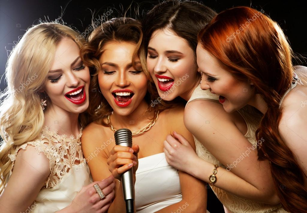 https://st2.depositphotos.com/1003713/9347/i/950/depositphotos_93479820-stock-photo-four-beautiful-stylish-girls-singing.jpg