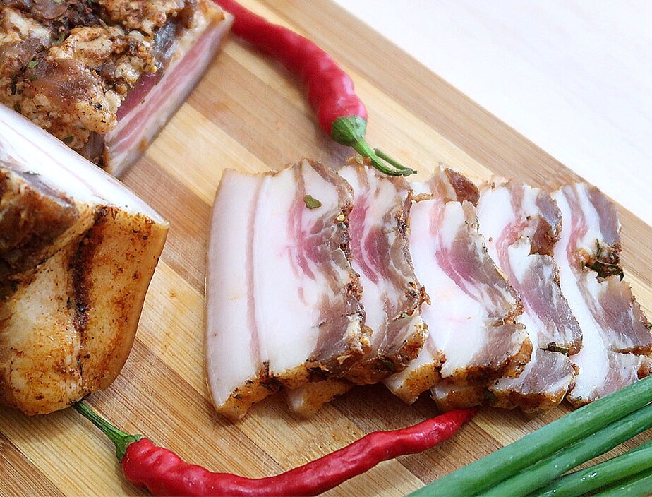 Сало грудинка соленая. Грудинка соленая рецепты приготовления. Сало соленое с прослойкой. Грудинка соленая рецепты приготовления. Грудинка соленая рецепты приготовления.