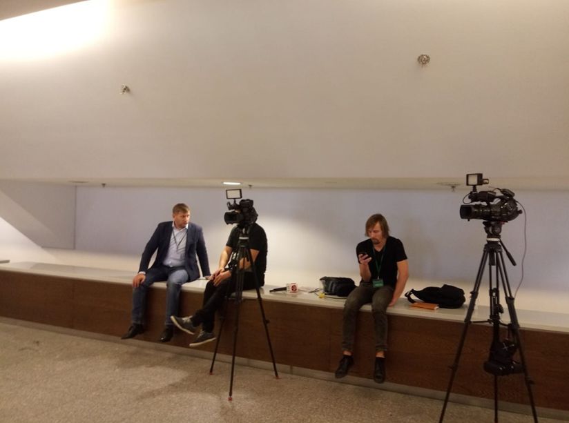 журналисты телеканала АТР в кулуарах ОБСЕ/ фото: https://www.facebook.com/Александр-Носович/