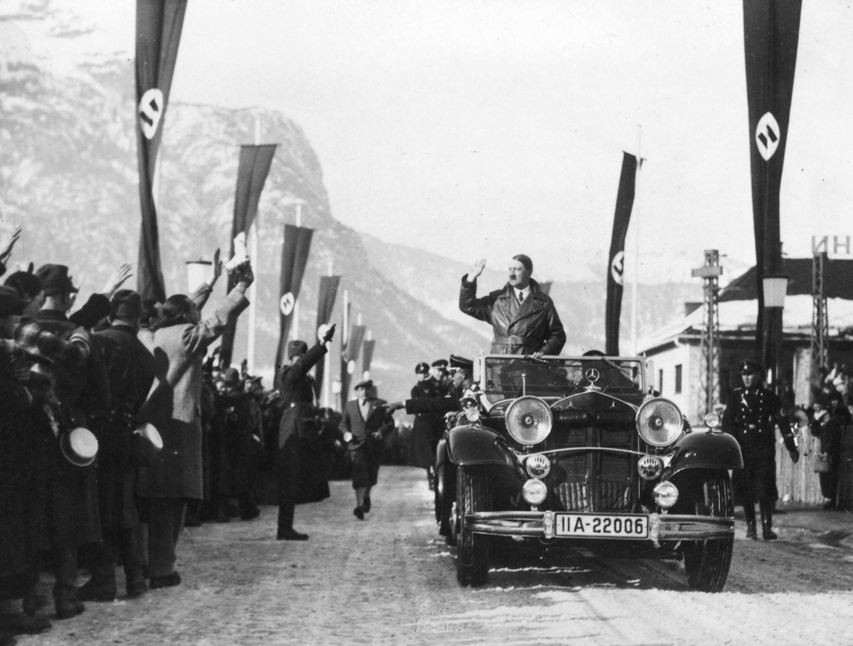 Прибытие Гитлера на церемонию открытия Игр