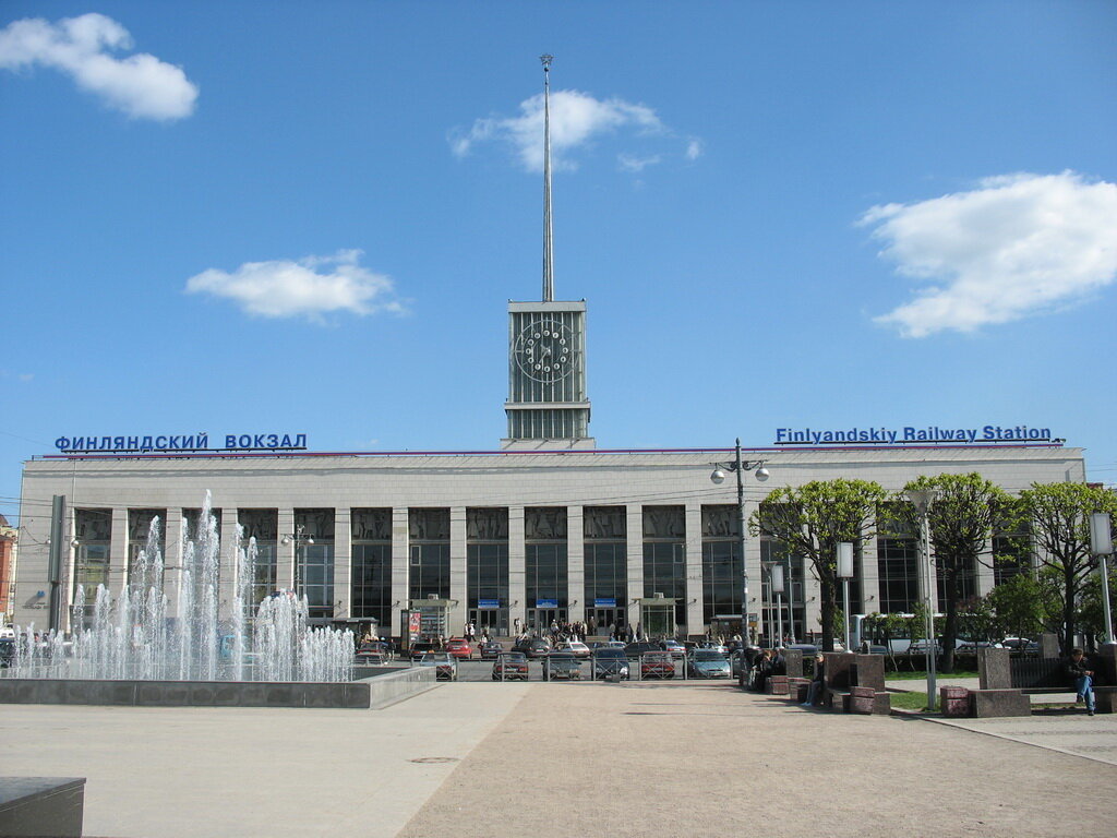 Санкт петербург финляндский. Площадь Ленина Финляндский вокзал. Площадь Ленина у Финляндского вокзала Санкт-Петербург. Площадь Ленина СПБ Финляндский вокзал. Финский вокзал СПБ.