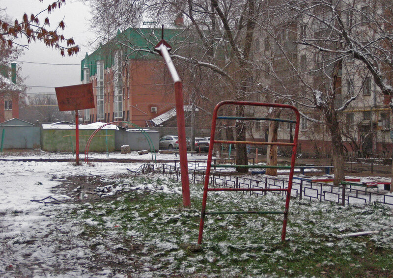 Фотография сделанная в одном из дворов Екатеринбурга.